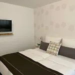 Apartamento Moderne 2-zimmer By Interhome