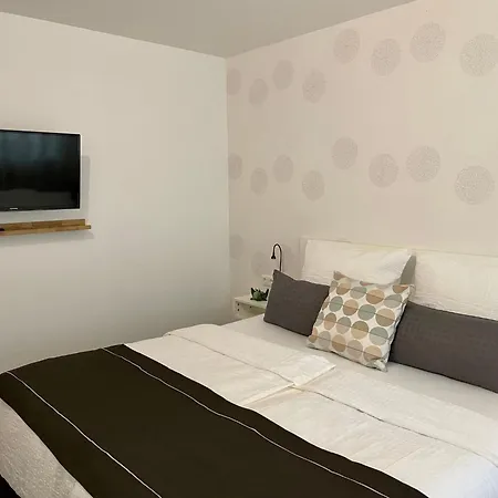 Apartamento Moderne 2-zimmer By Interhome